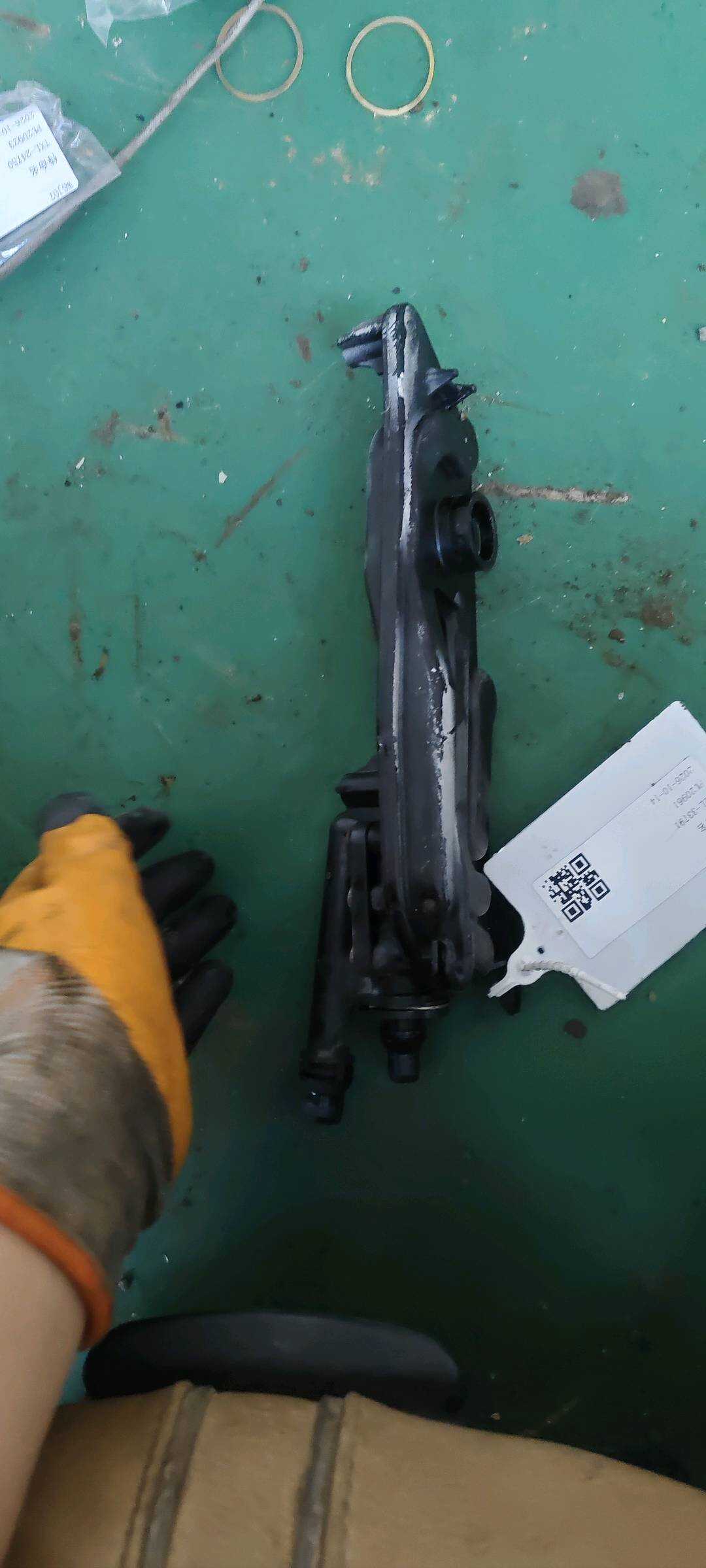 17117507973 变速器散热器支架