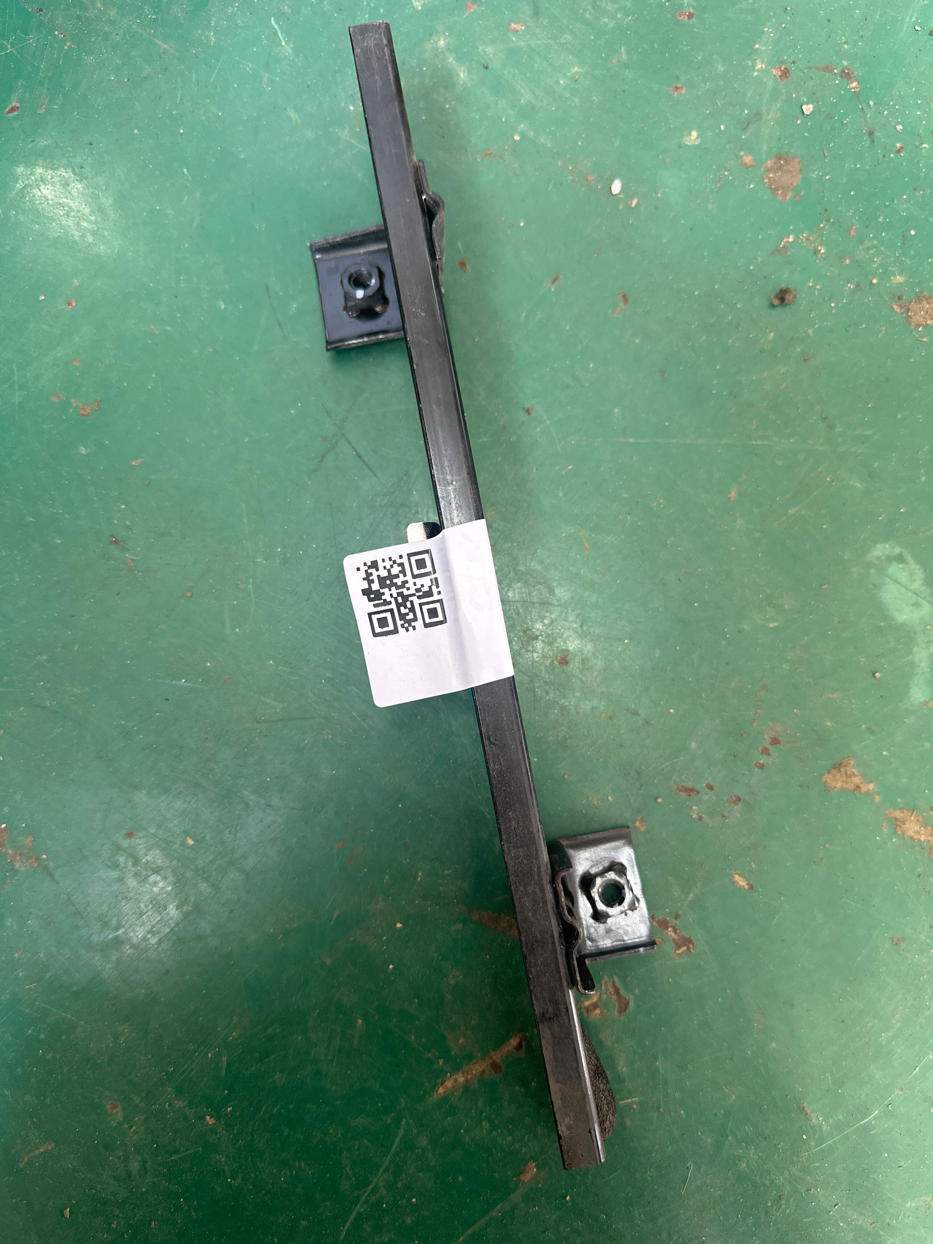 10257180 后门玻璃后导轨总成