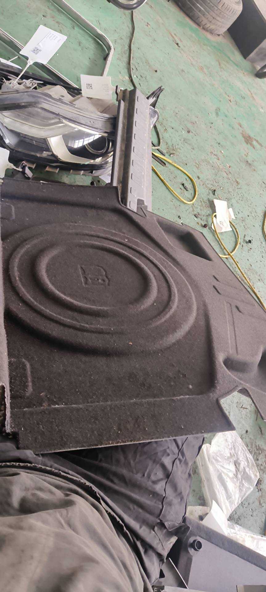 84334783 Trunk Carpet
