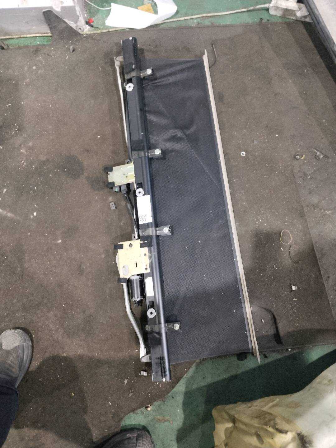 4B5861329 Rear Windshield Sunshade