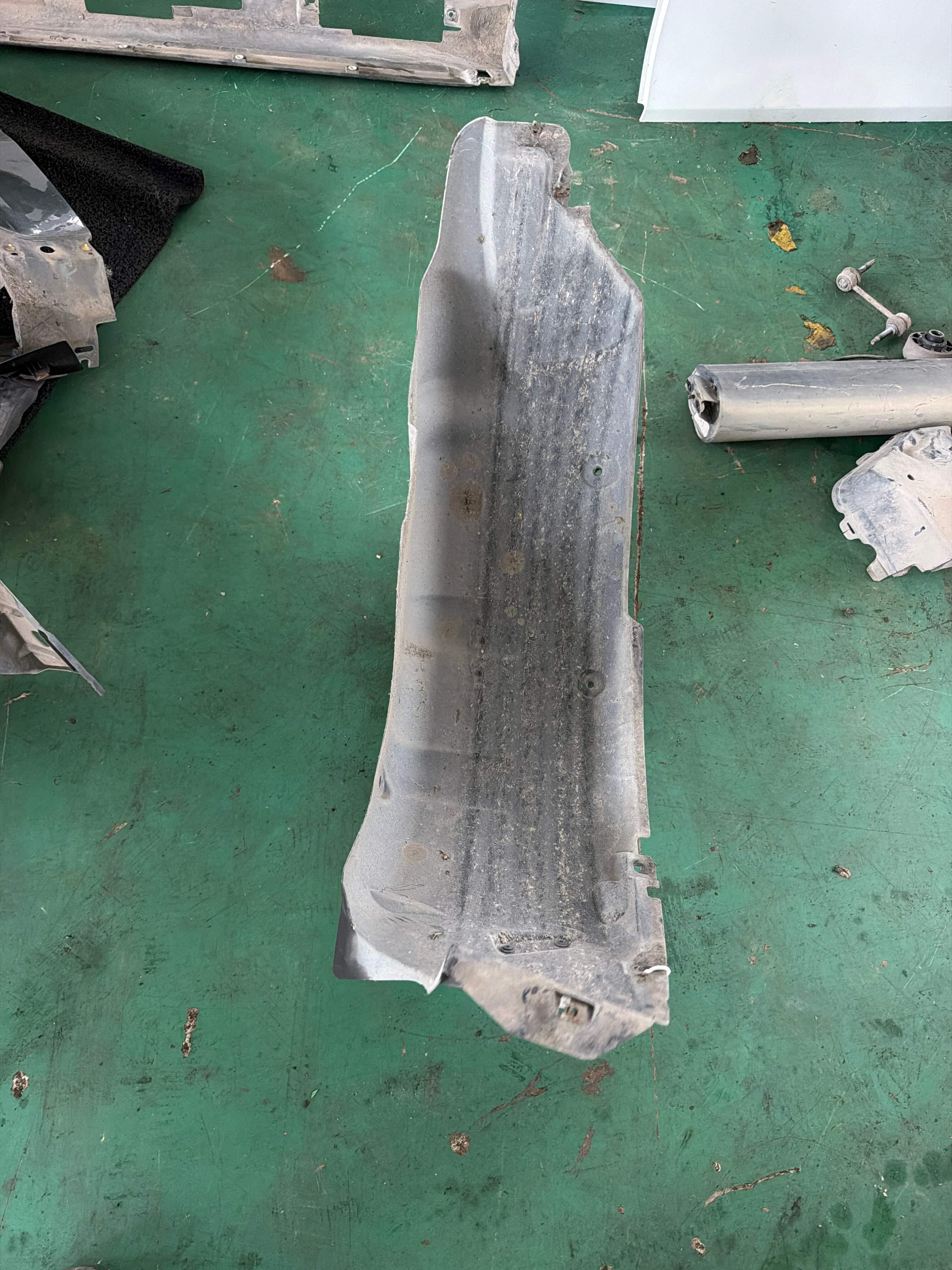 CLF500052 Rear Fender Liner, Left