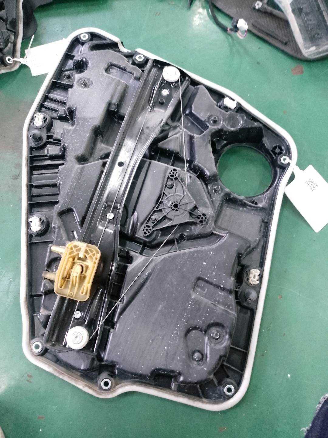 51355A3D066 后门玻璃升降支架(右)