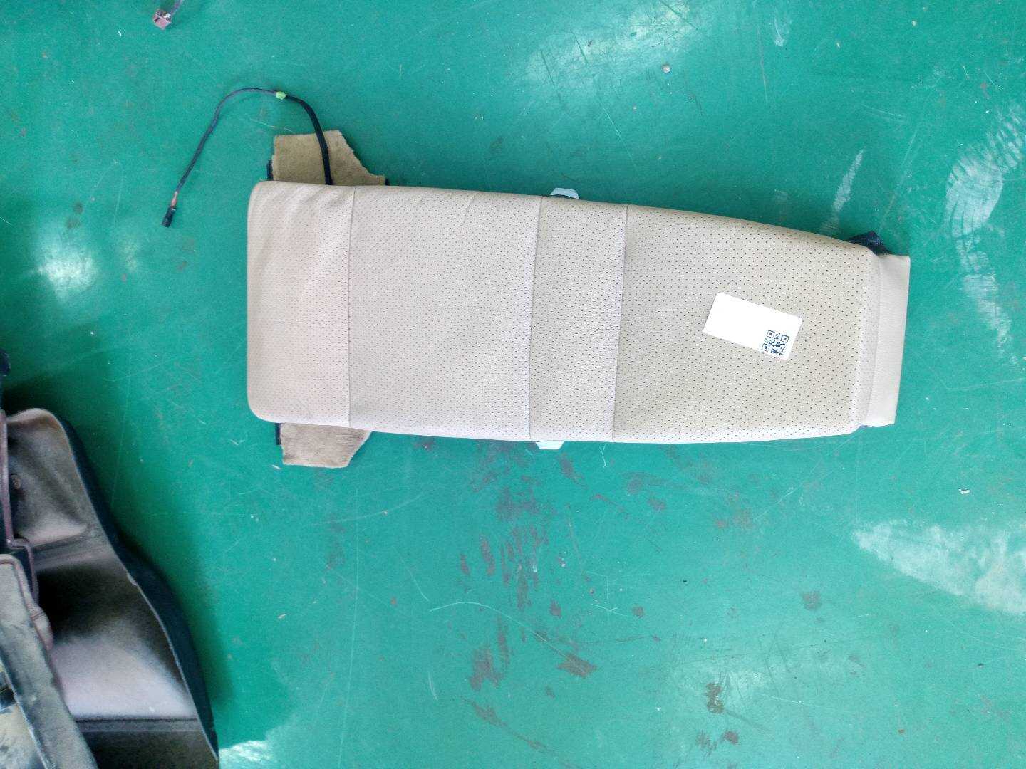 97052115106 驾驶员座椅靠背面罩