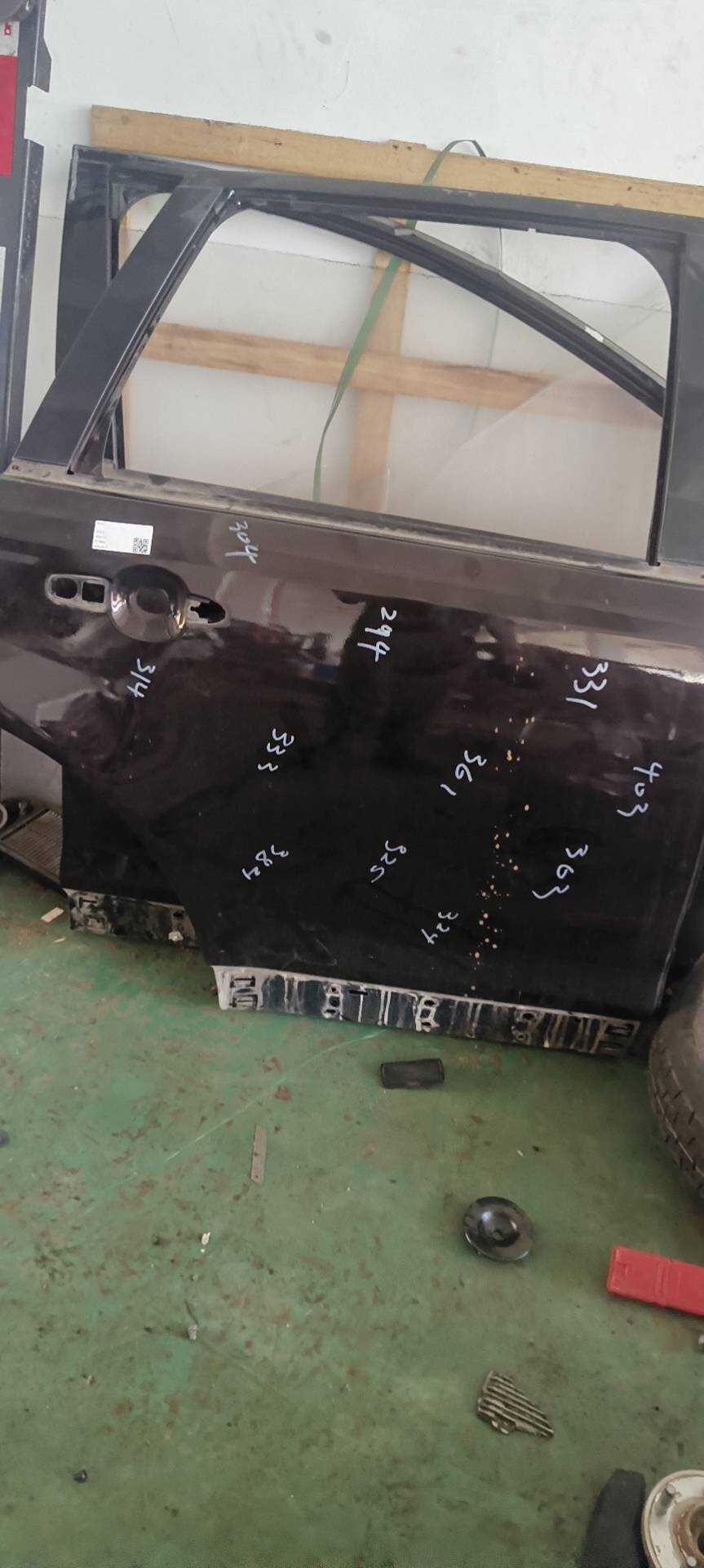 BT4Z7824630A 后门壳(右)