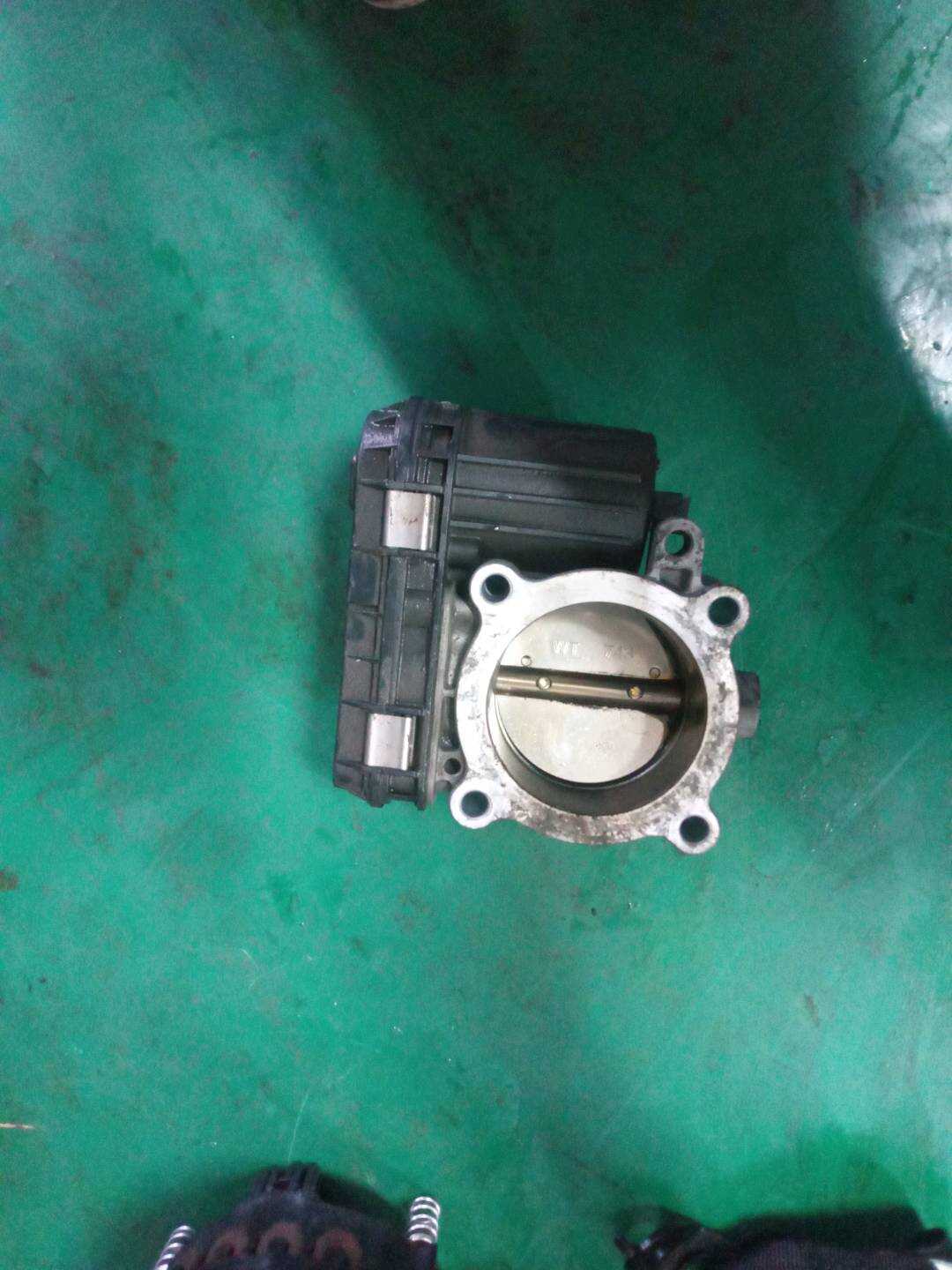 Z7003765100002B0127450 节气门总成