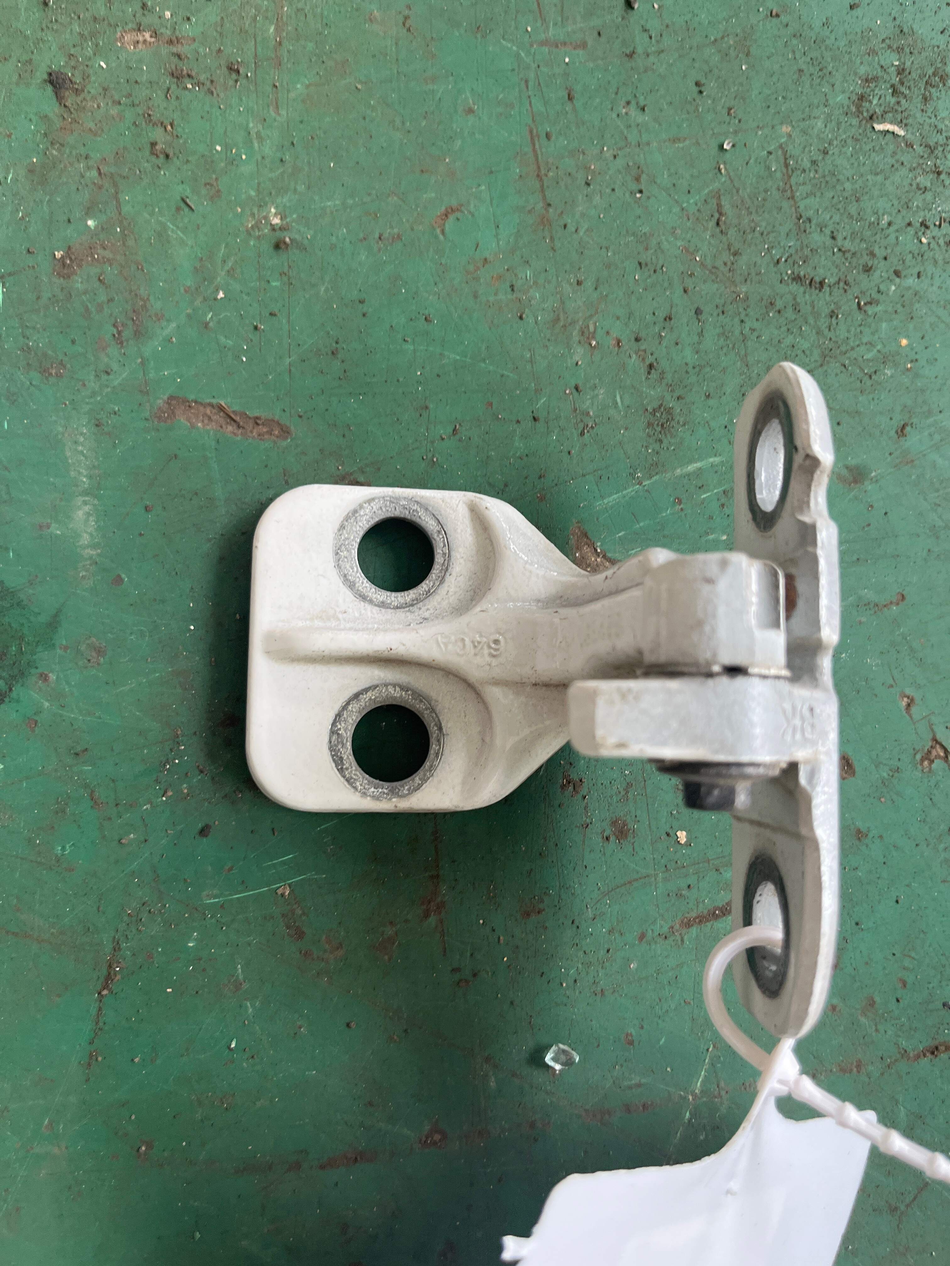 LR027585 Rear Door Hinge (Lower Right)