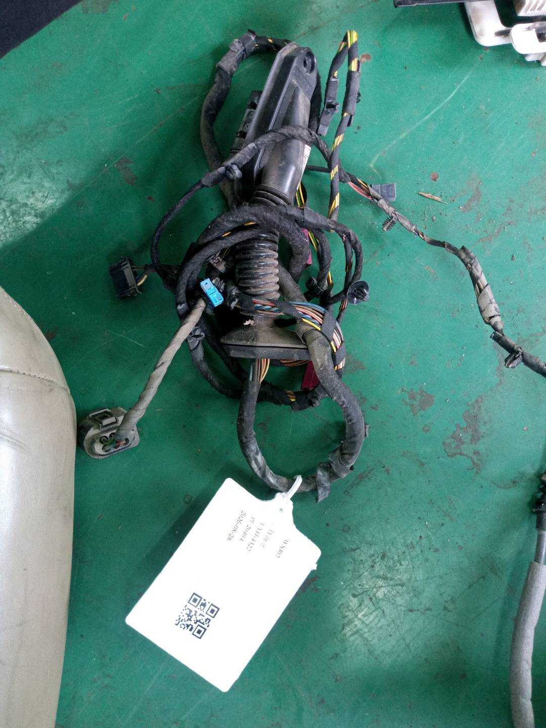 61129811264 后门线束(右)