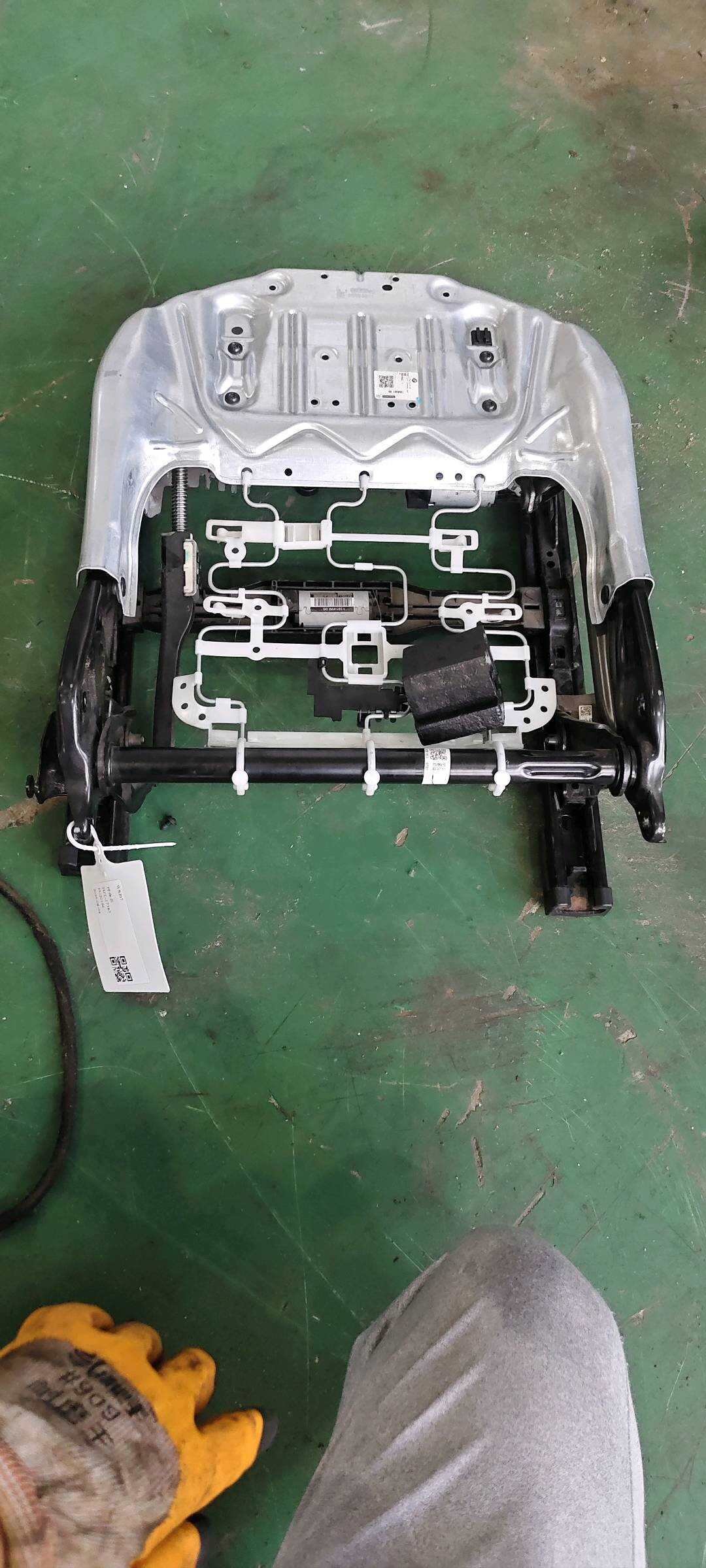 52107397443 驾驶员座椅底座骨架