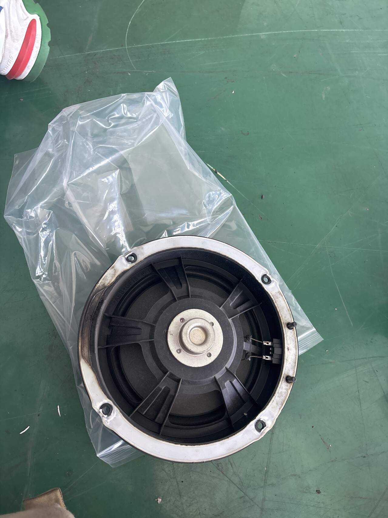 L8UD035415 前门低音扬声器(右)