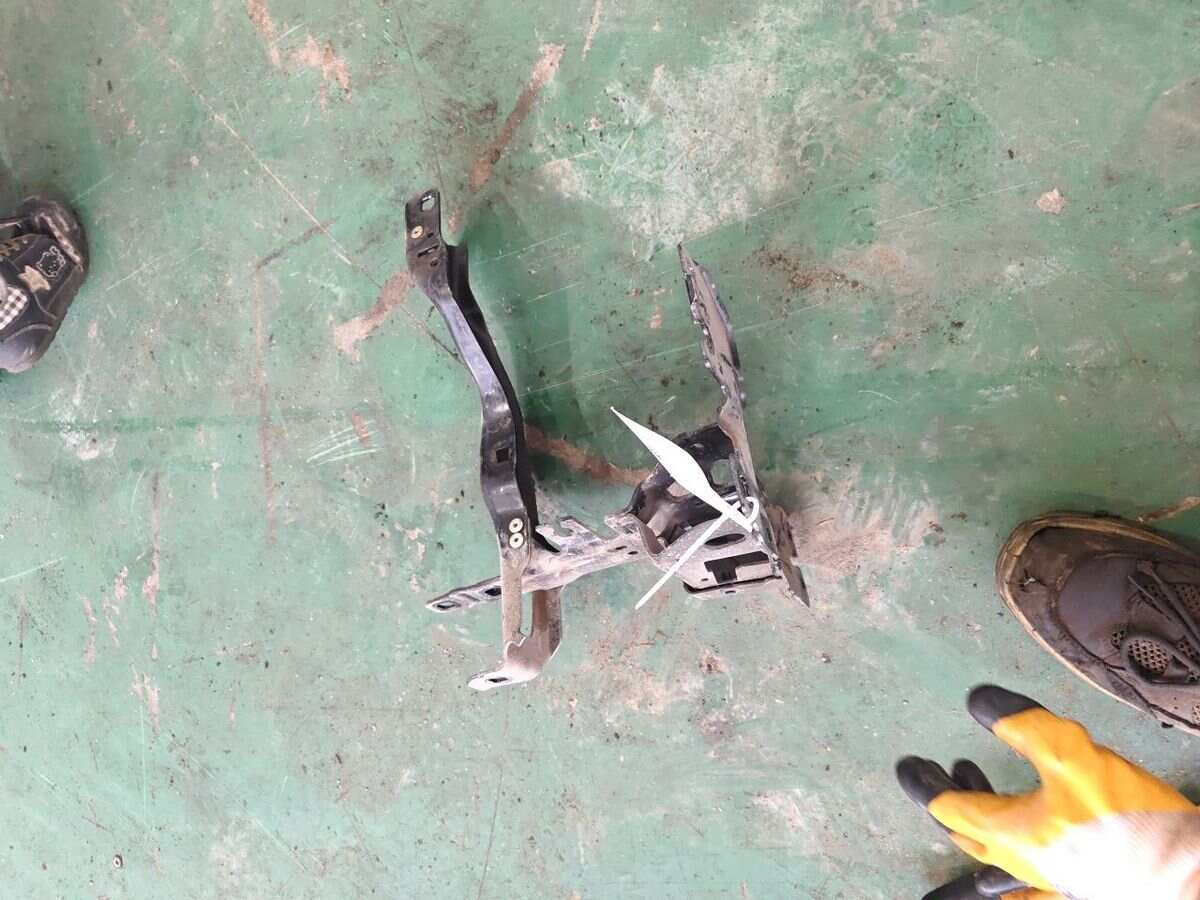51647449815 Headlight Steel Mounting Bracket, Left