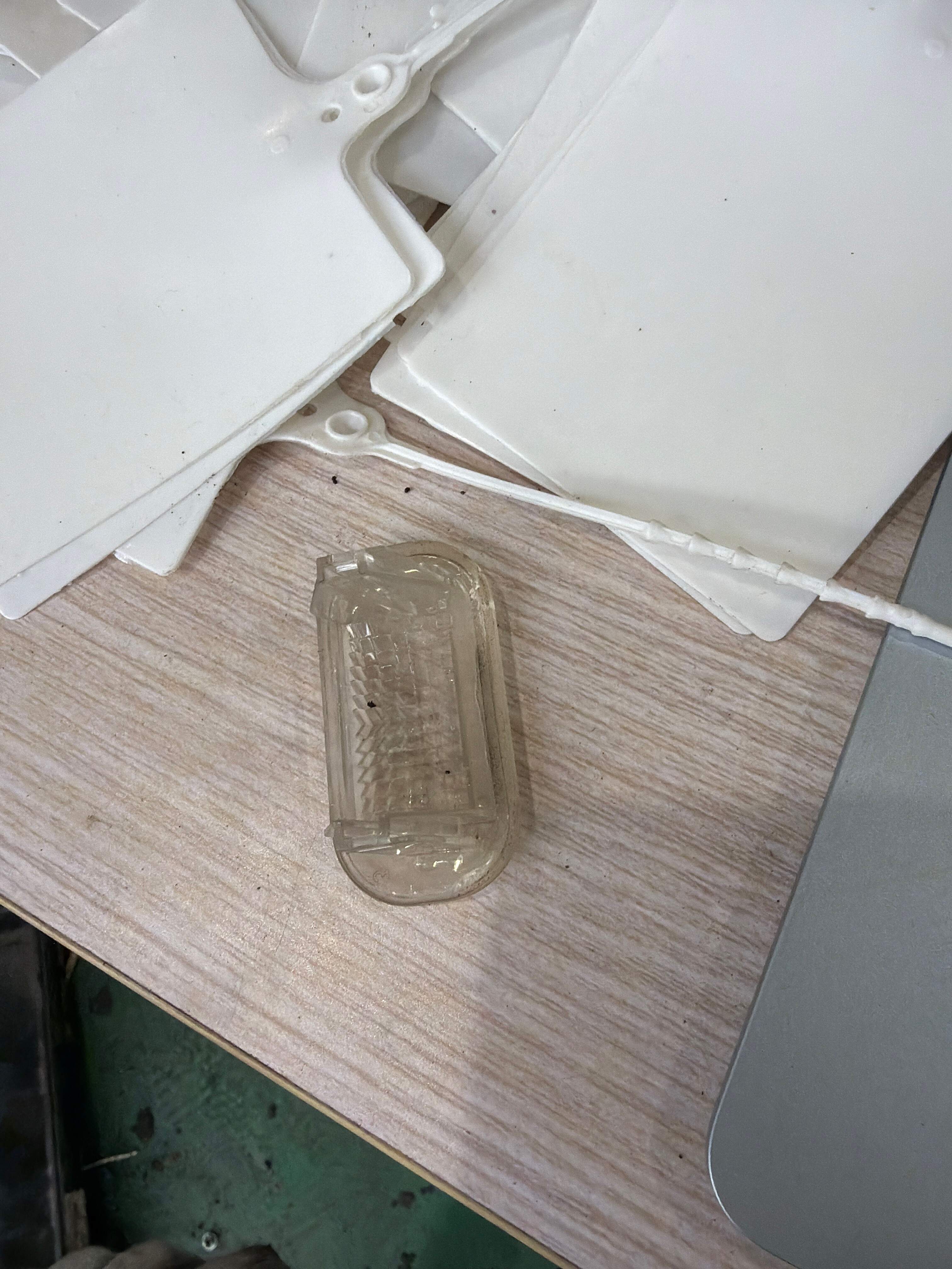 A1698201856 Rear License Plate Light