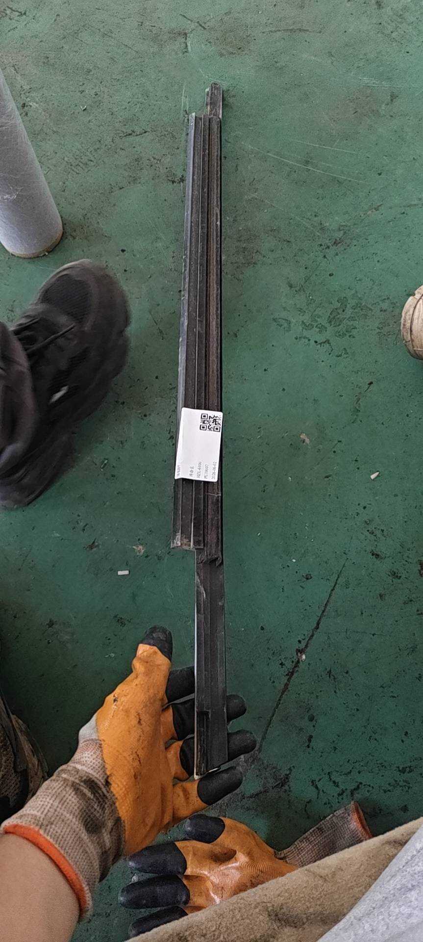 8R0853764F 后门玻璃压条（右外）