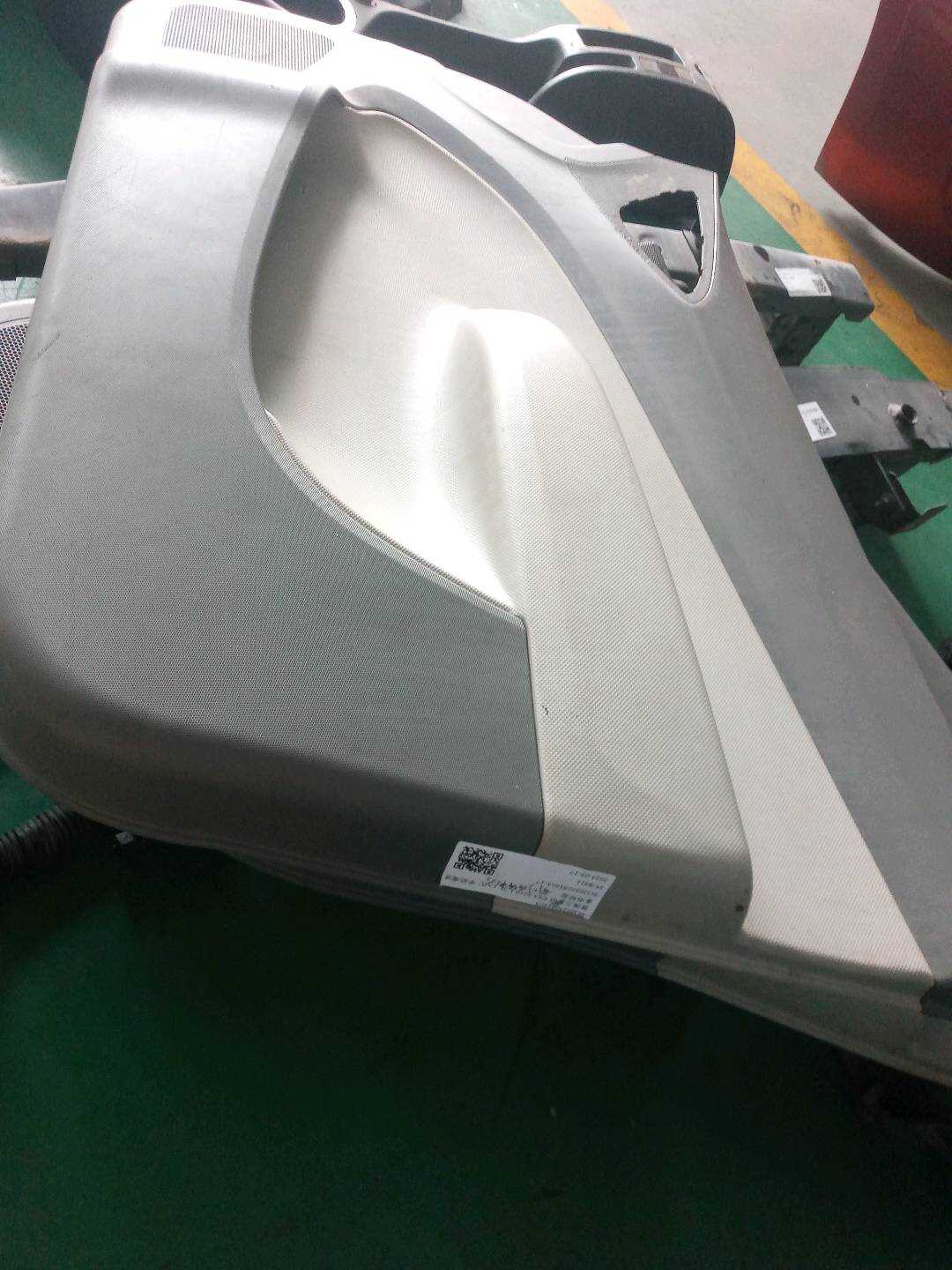 9063939 Front Door Trim Panel, Right