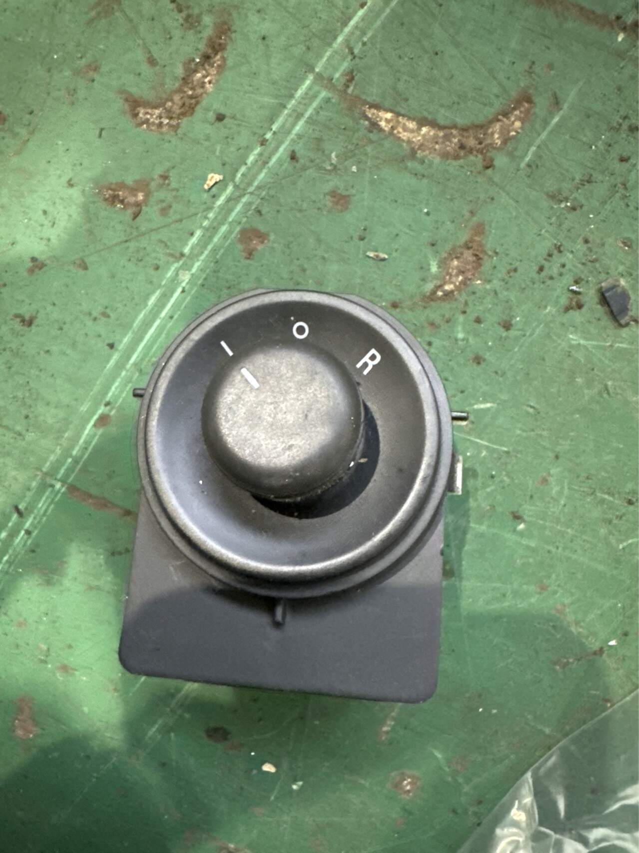 13272182 倒车镜调整开关