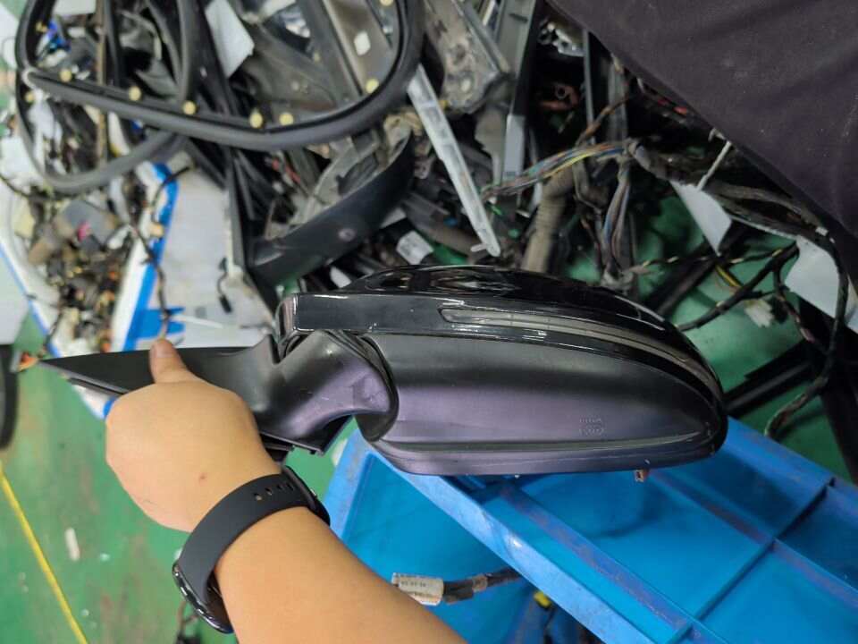 L4F1857409AA01C 倒车镜固定座(左)