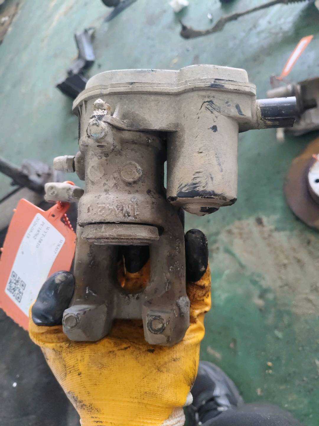 B013195 Rear Right Brake Caliper