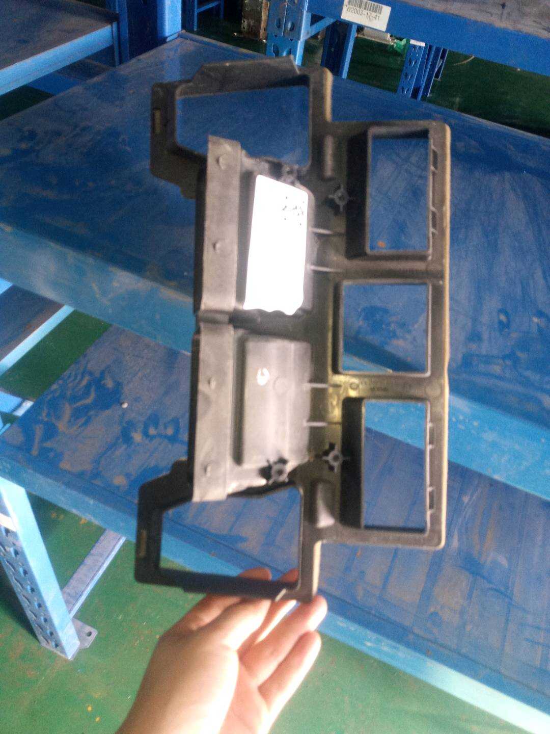 LR025070 Heater Air Duct