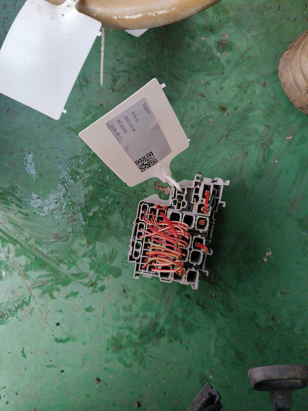 95561021900 安装板