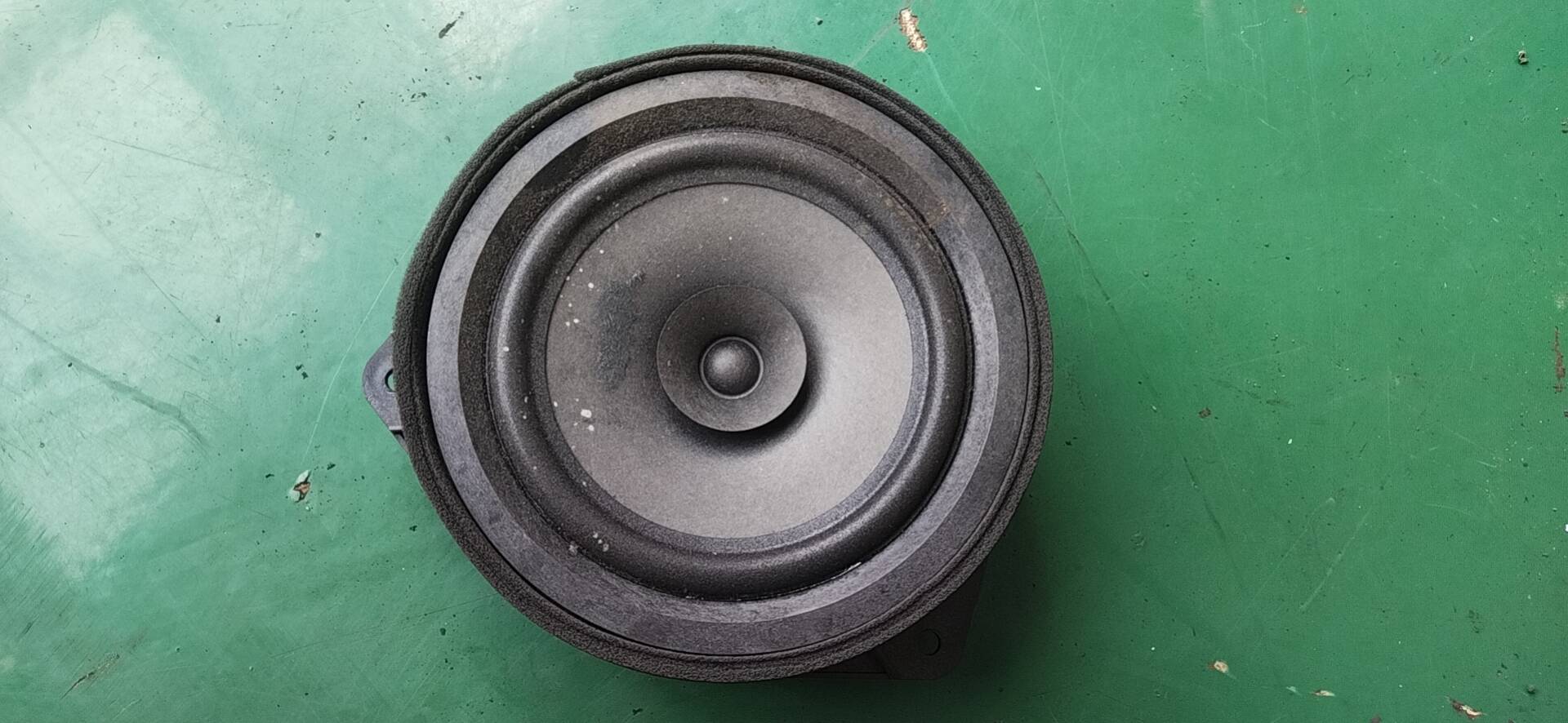 11010704 收音机后门扬声器总成