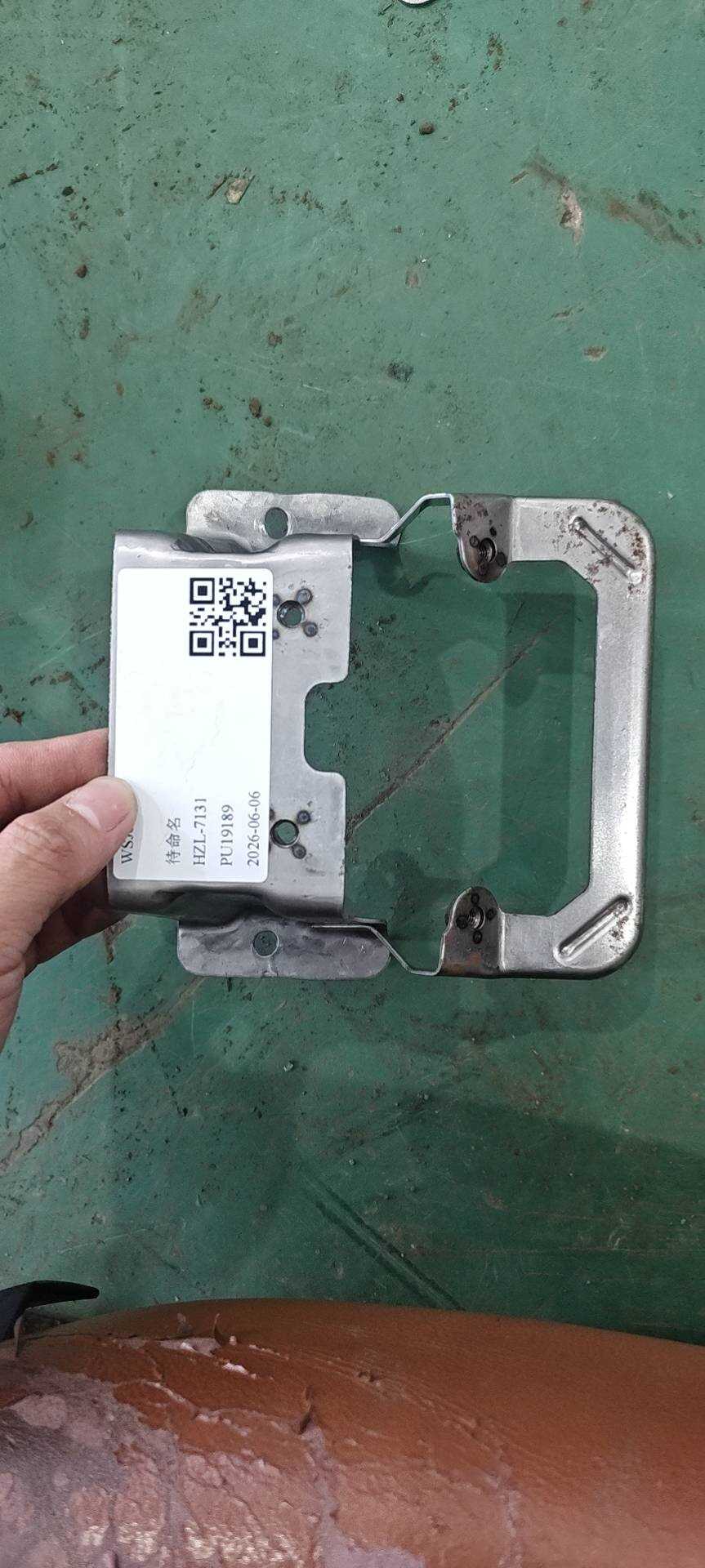 1018028727 副仪表板后部支架