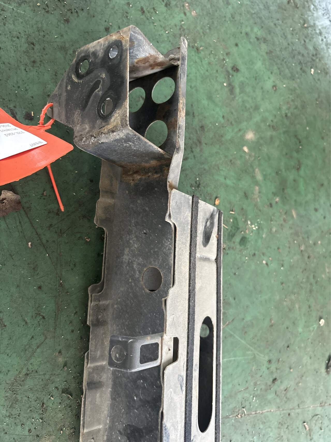 523500R030 后保险杠骨架