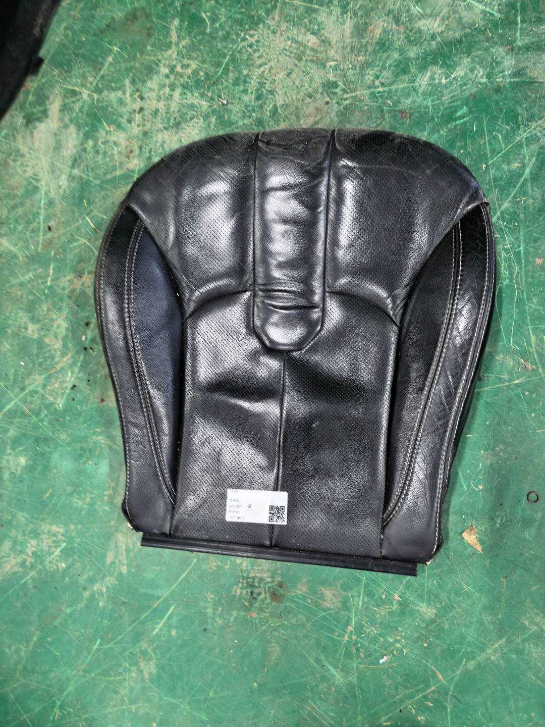LR026569 副驾驶员座椅底座面罩