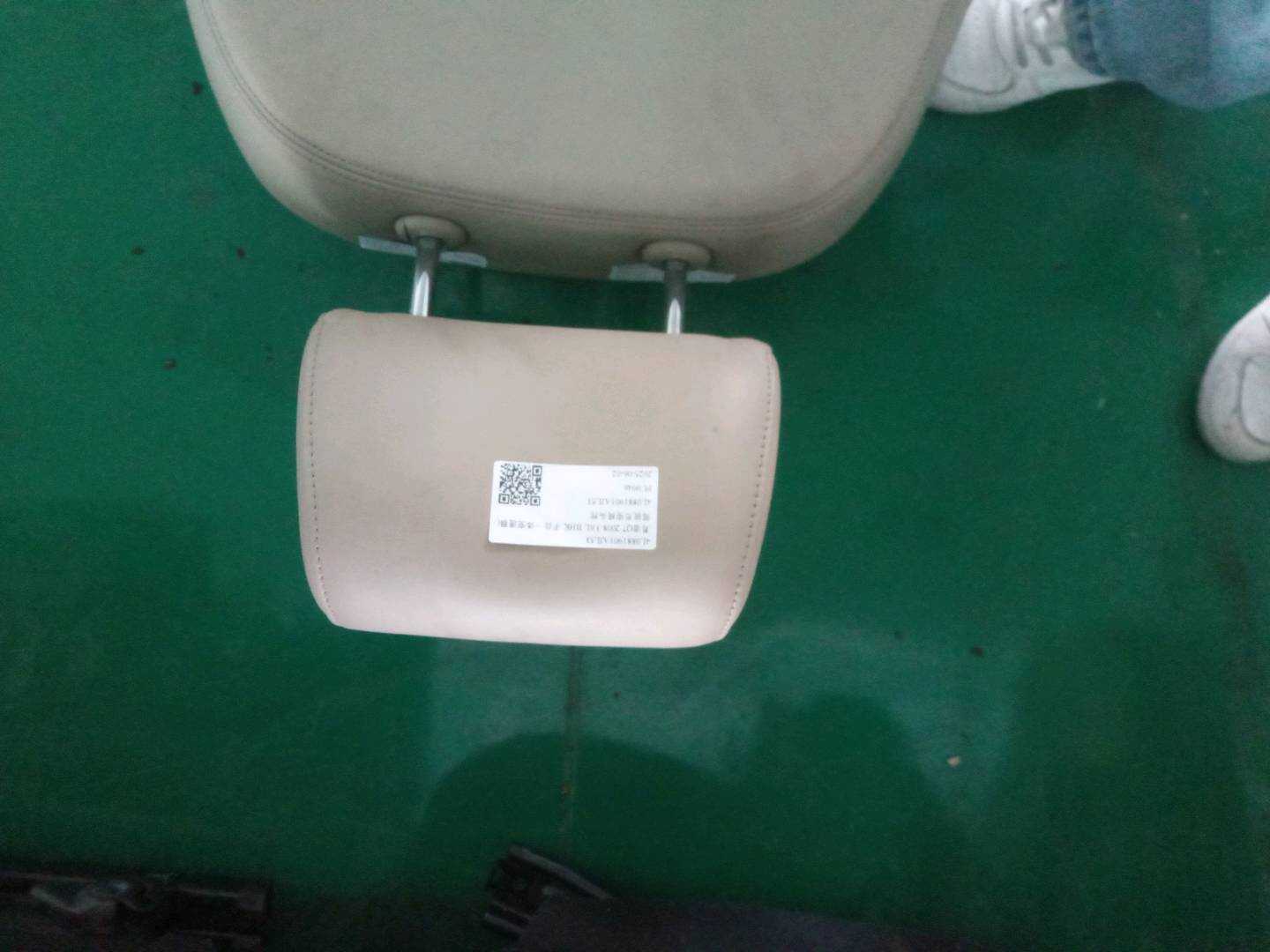 4L0881901AJL53 驾驶员座椅头枕