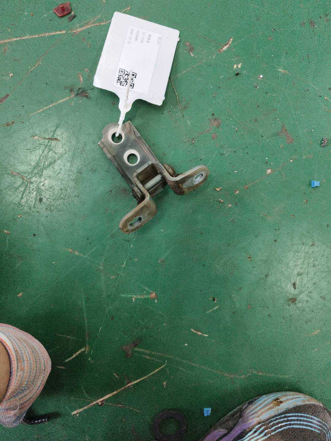 6871035031 前门铰链(右上)