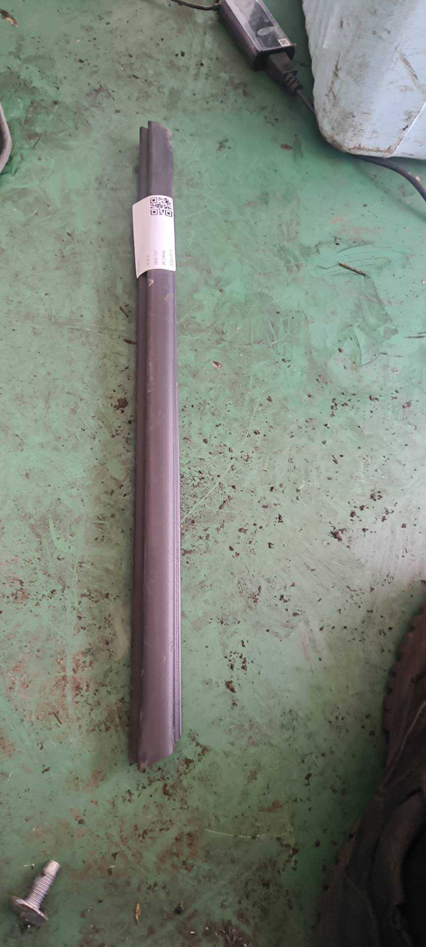 A1647351765 后门玻璃压条（右内）