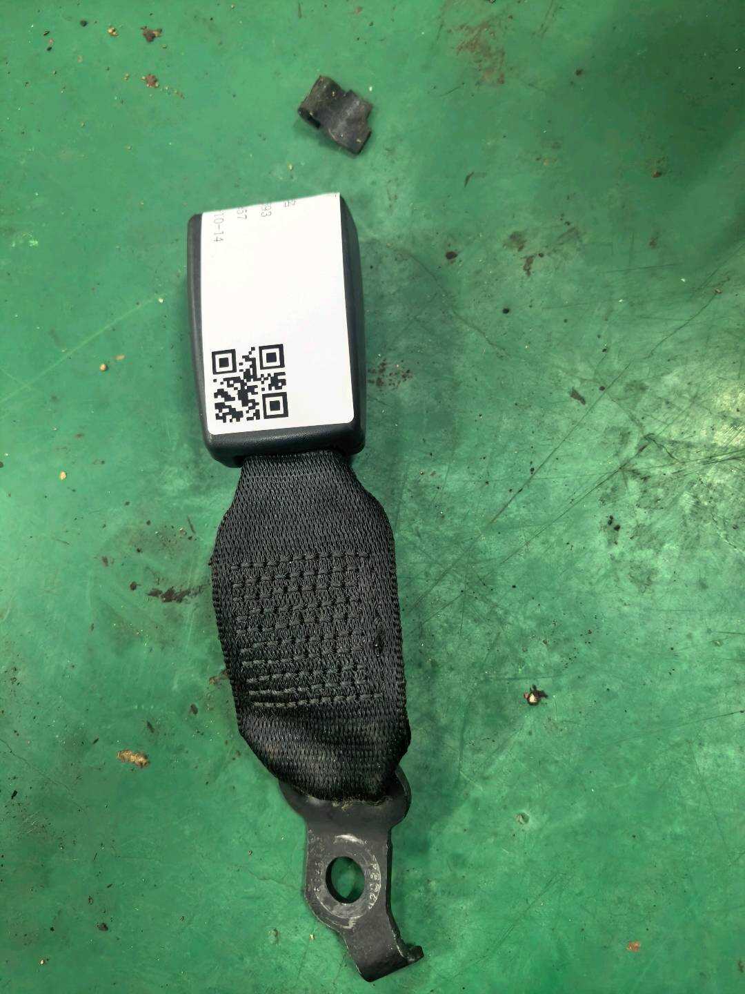 72119809402 后座椅安全带扣