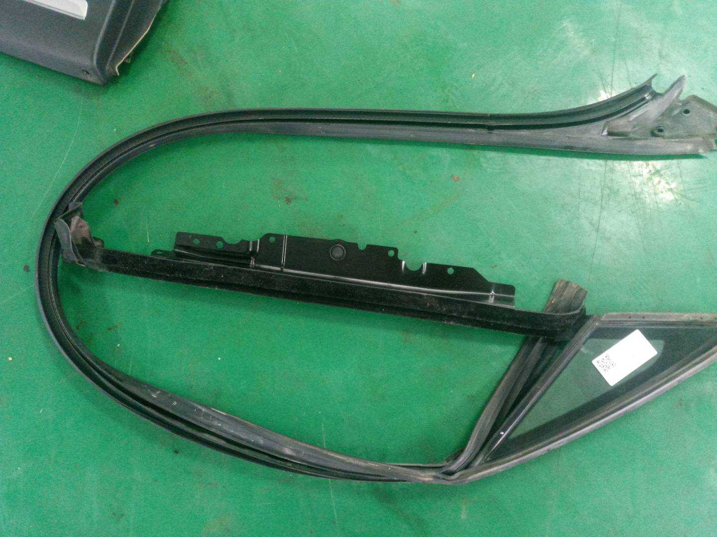 A2076700210 后侧围玻璃(右)