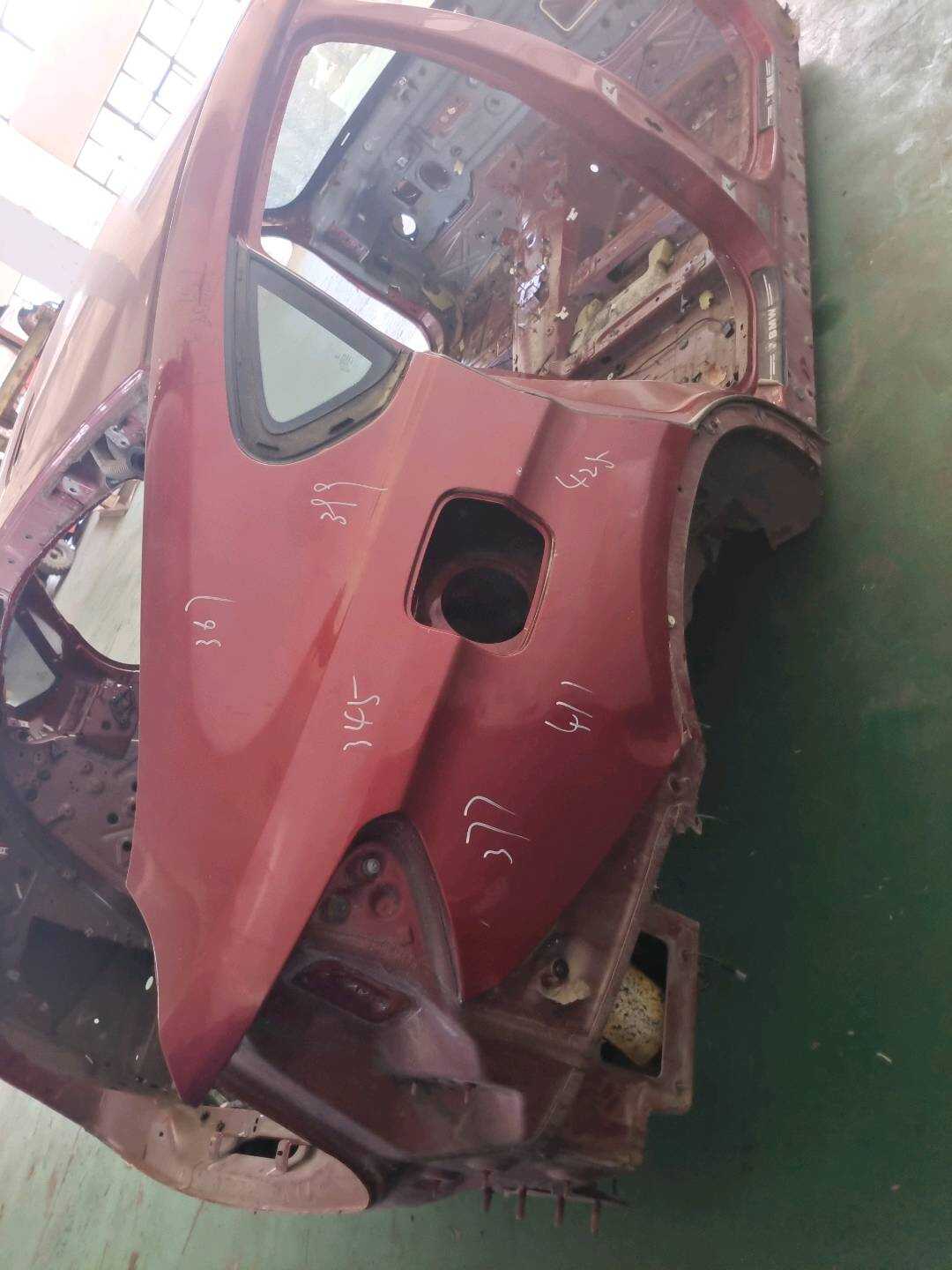 41217352060 后叶子板(右)