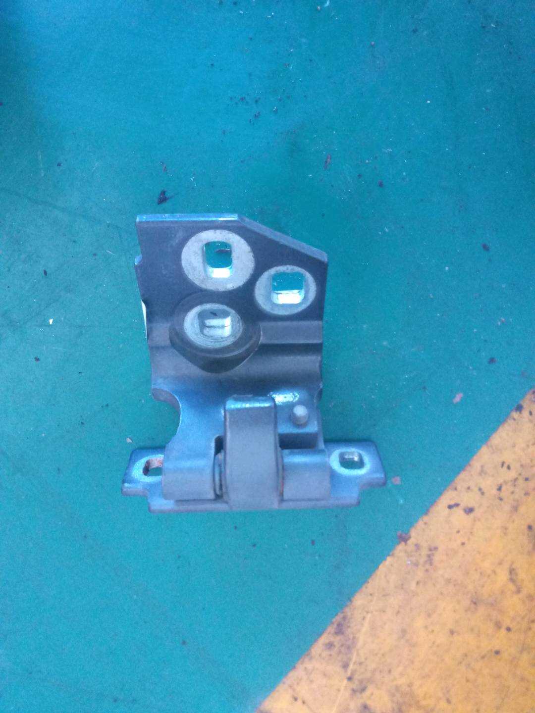 5487146 Rear Door Hinge (Upper Left)