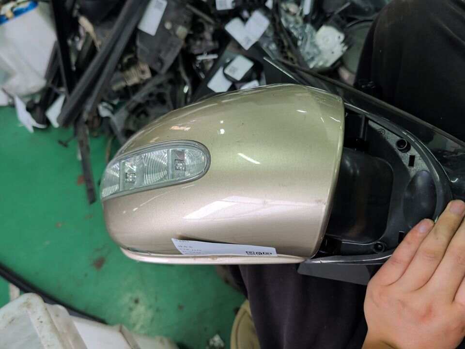 A2518100693 倒车镜固定座(右)