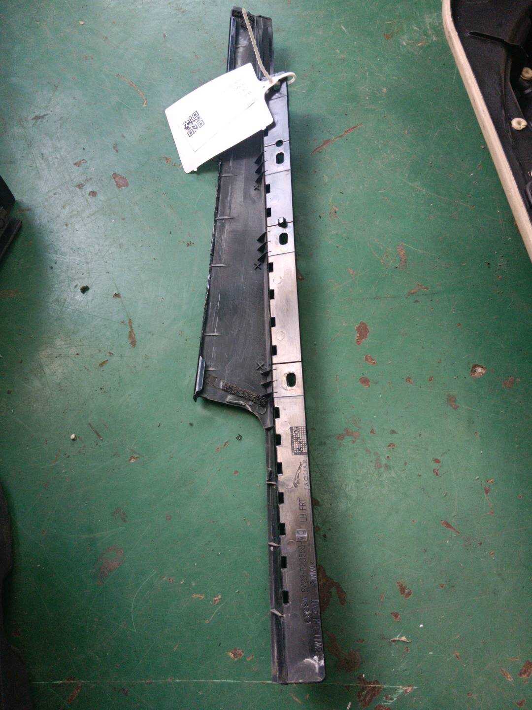 C2Z3254 前门窗框外饰板(左后)