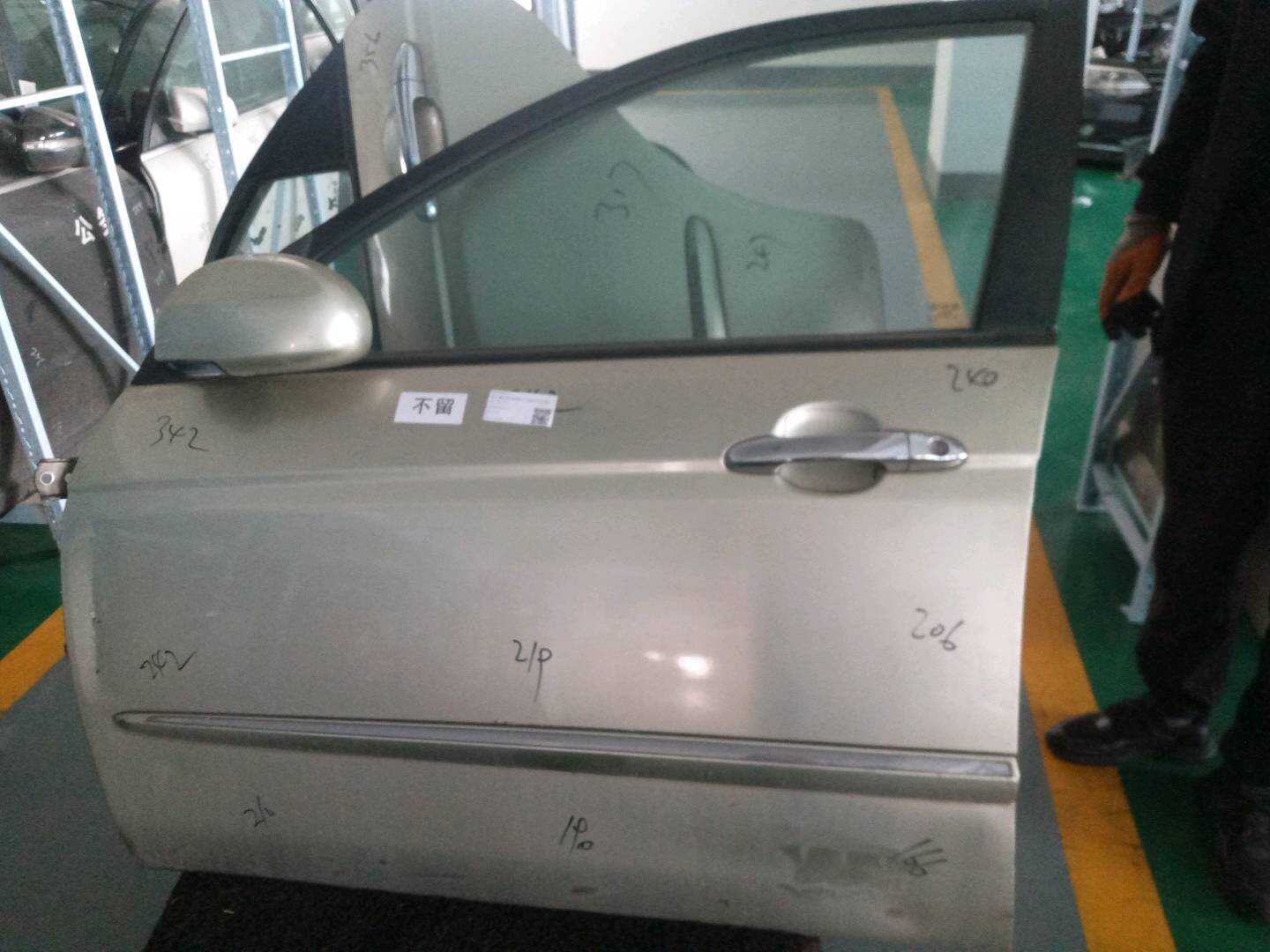 760032F010 前门壳(左)