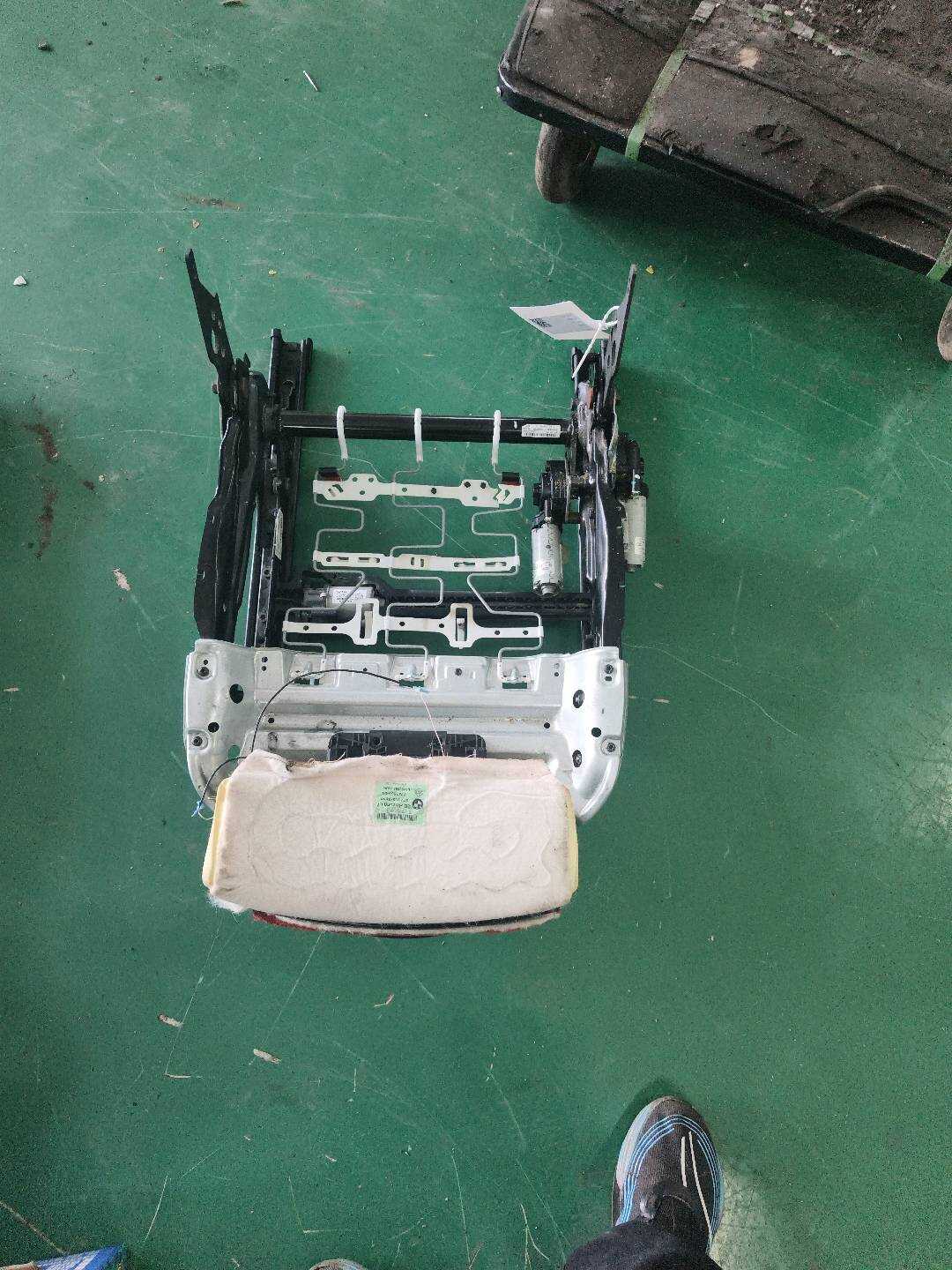 52107243527 座椅底座骨架