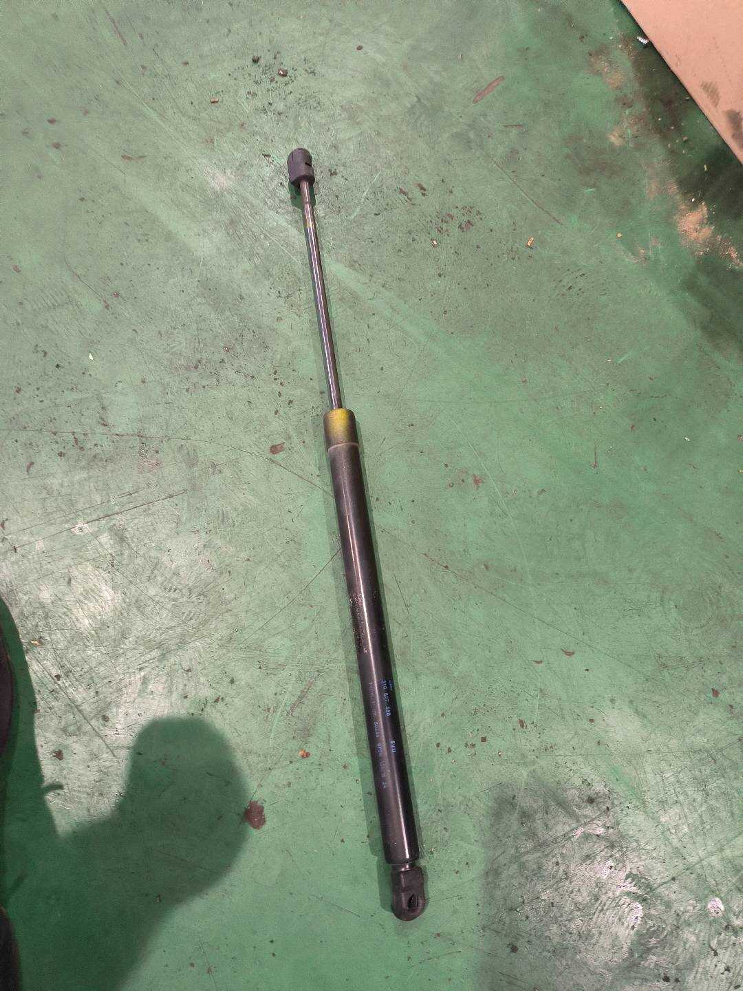 L51G827550 Trunk Lid Strut, Right