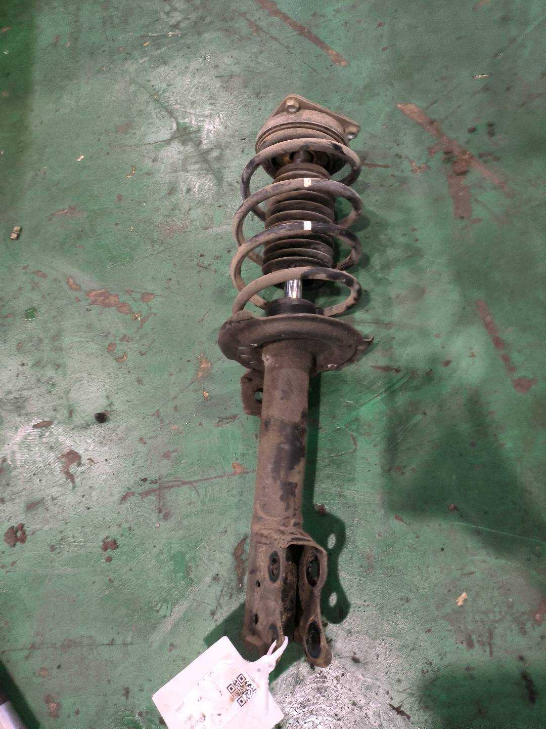 A1693201430 右前减震器芯
