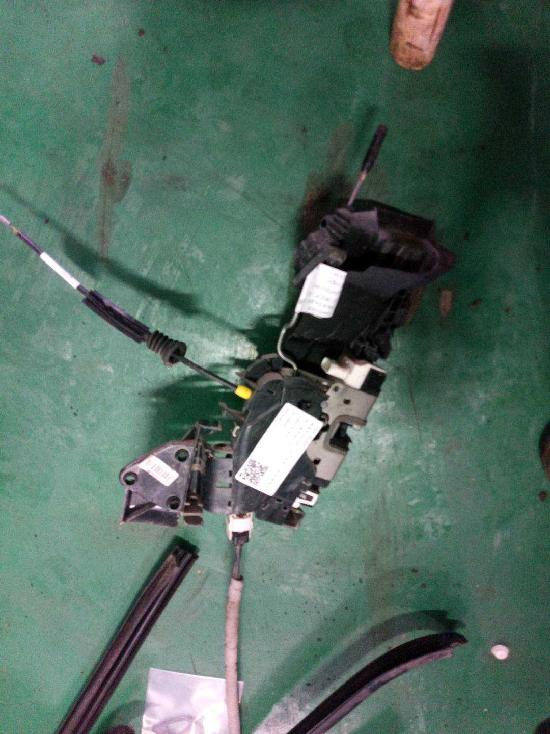 A2047201835 Front Door Lock Mechanism, Right