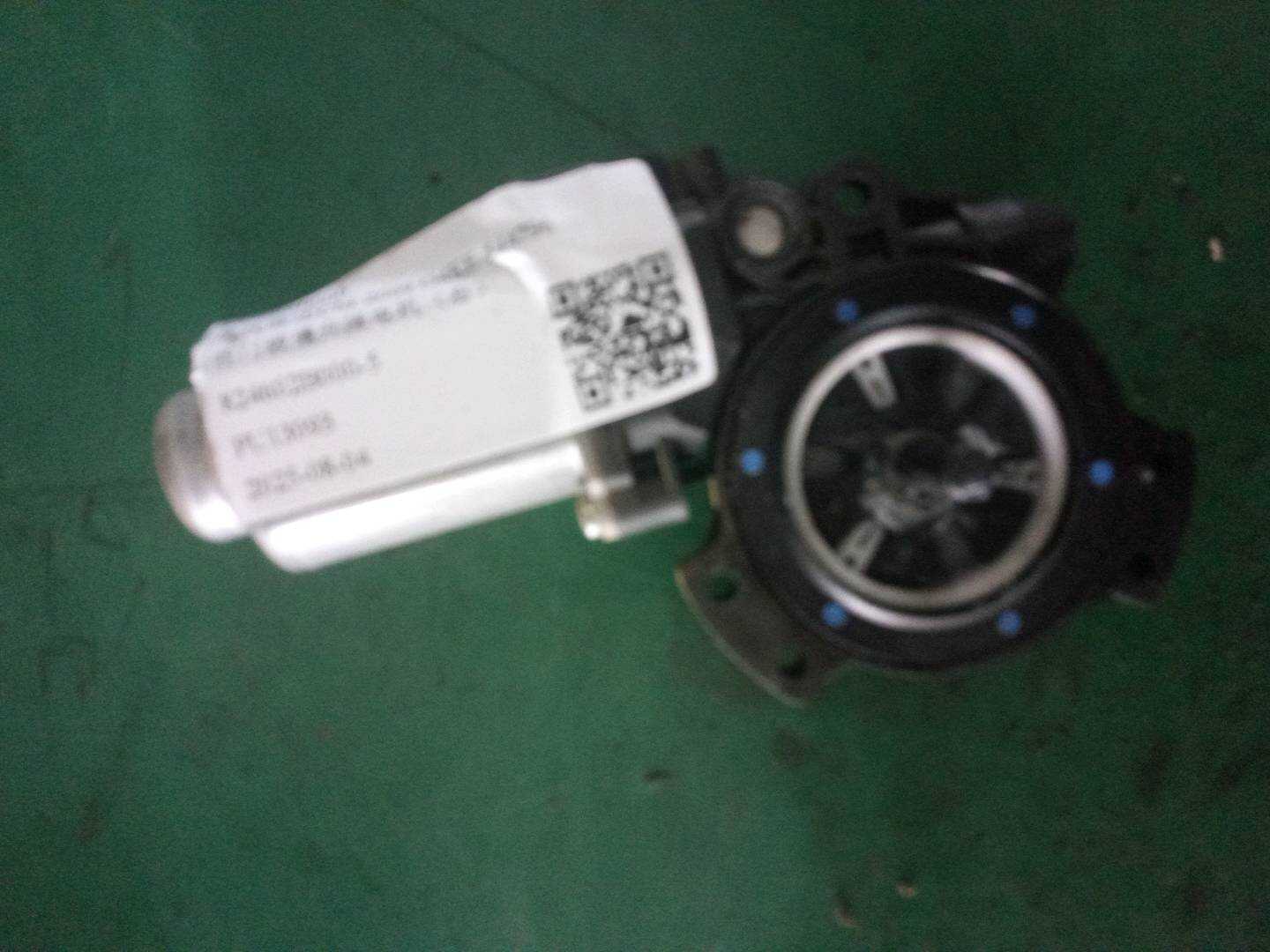 824602B000 前门玻璃升降电机(右)