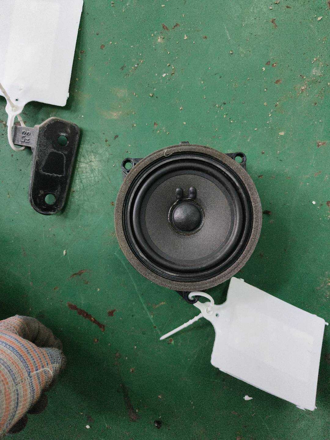 65139395858 前门中音扬声器(右)