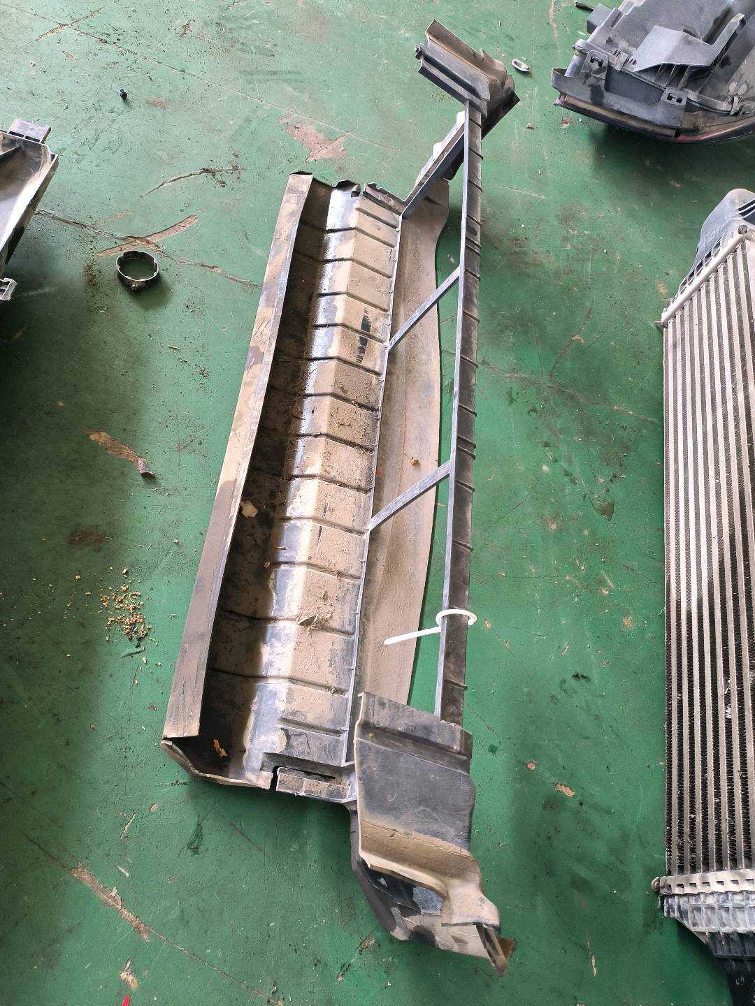 A1565050530 Radiator Guard, Lower