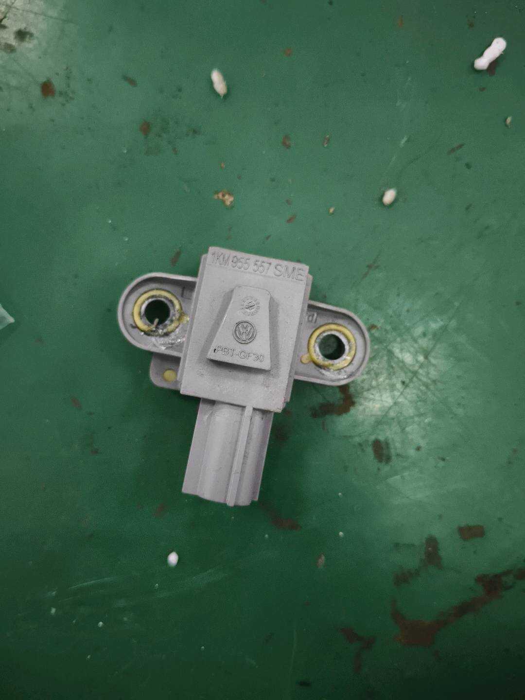 1KM955557 Front Airbag Sensor