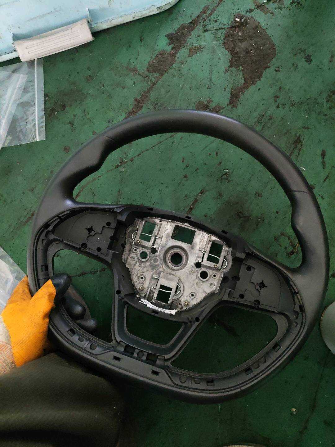B012737 Steering Wheel