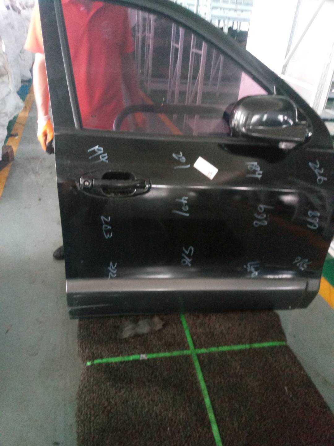7600426111 Front Door Shell, Right