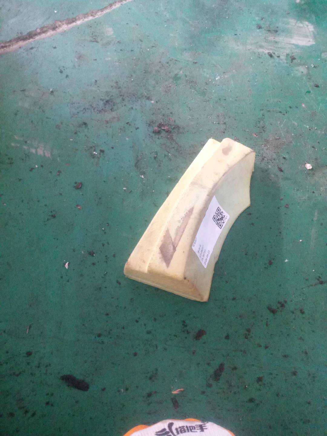51487036664 变速器传动轴盖板填充物(右前)