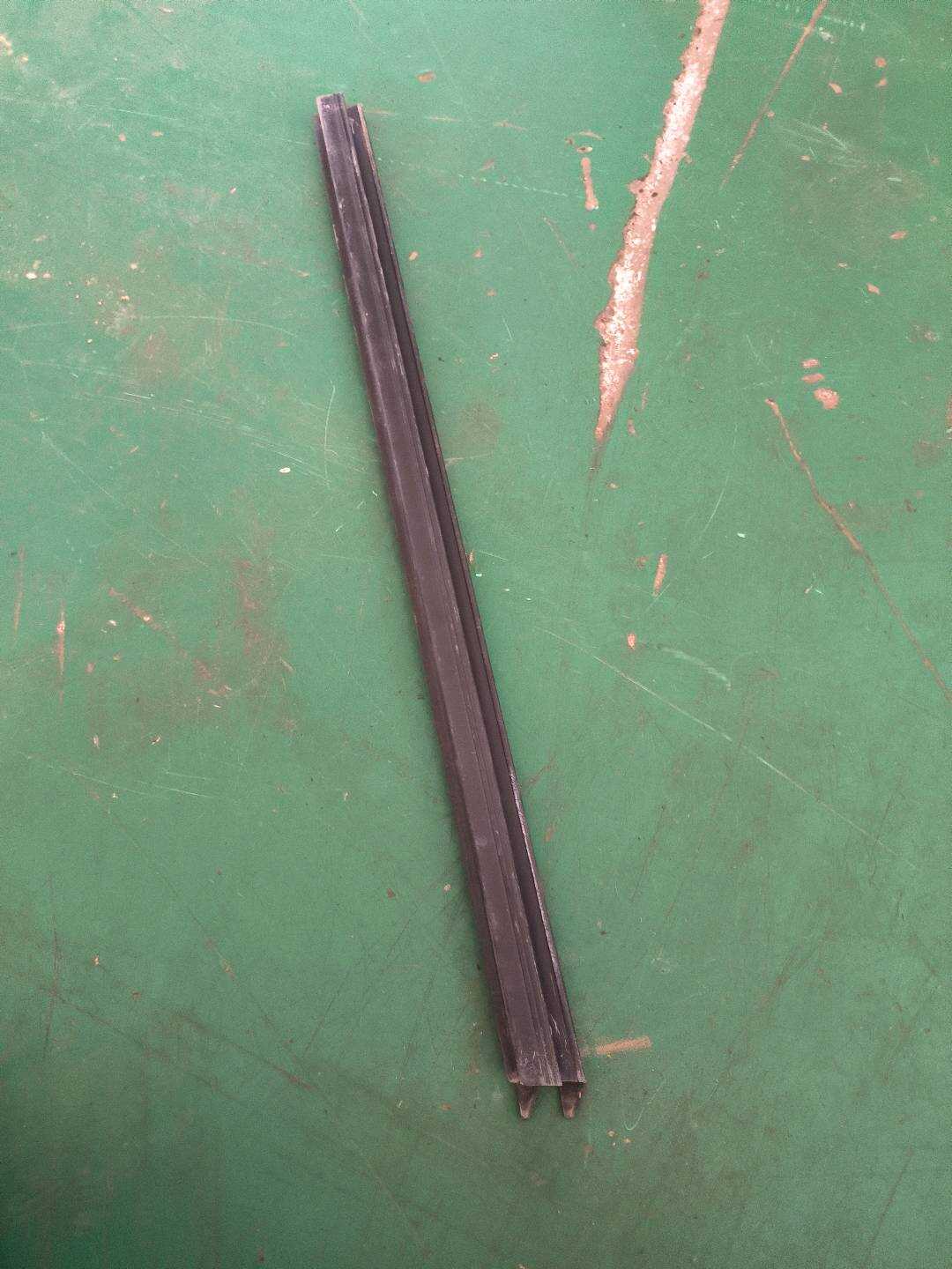 51227205736 后门玻璃压条（右内）