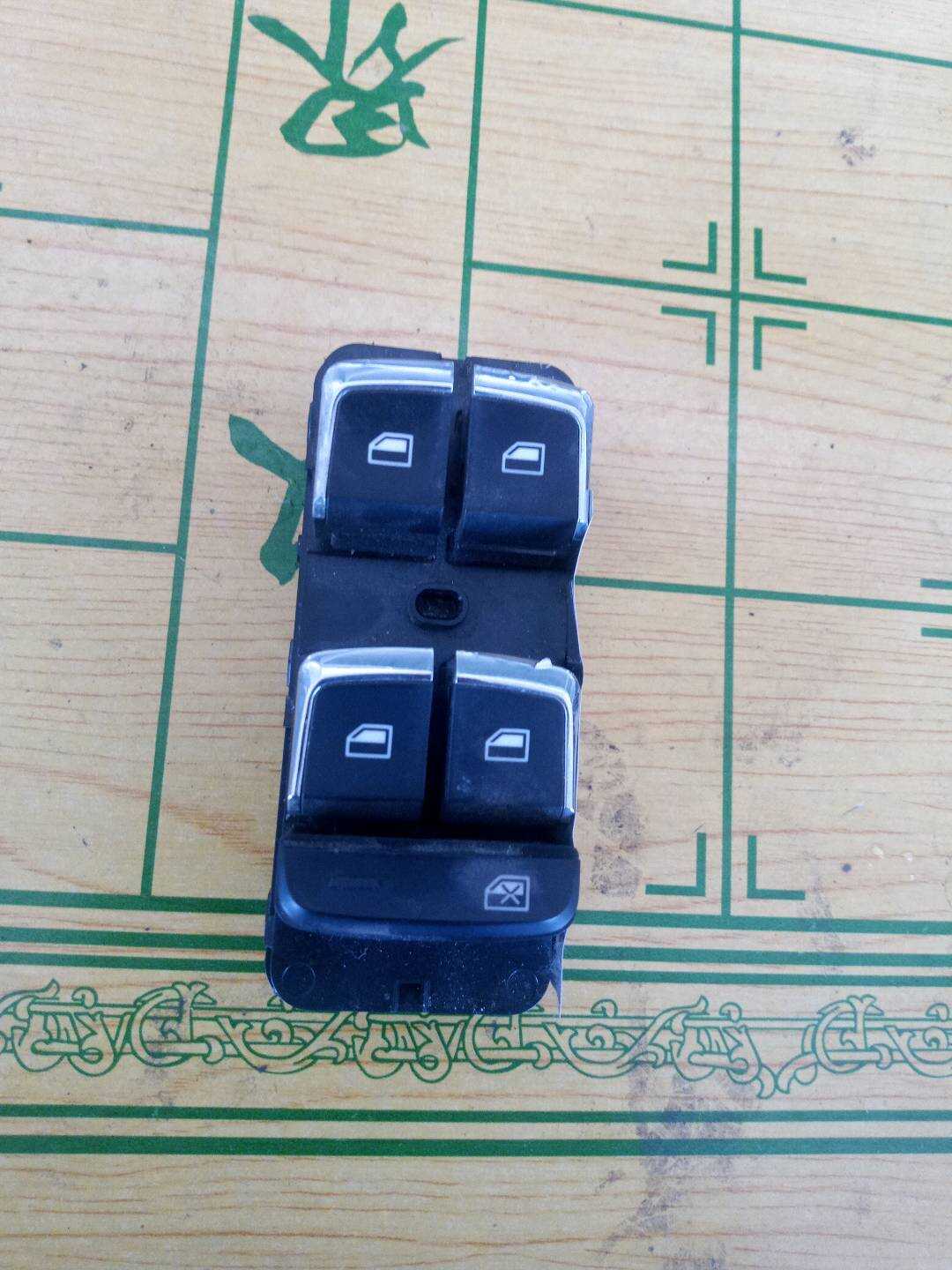10231972 Driver Door Window Switch Assembly