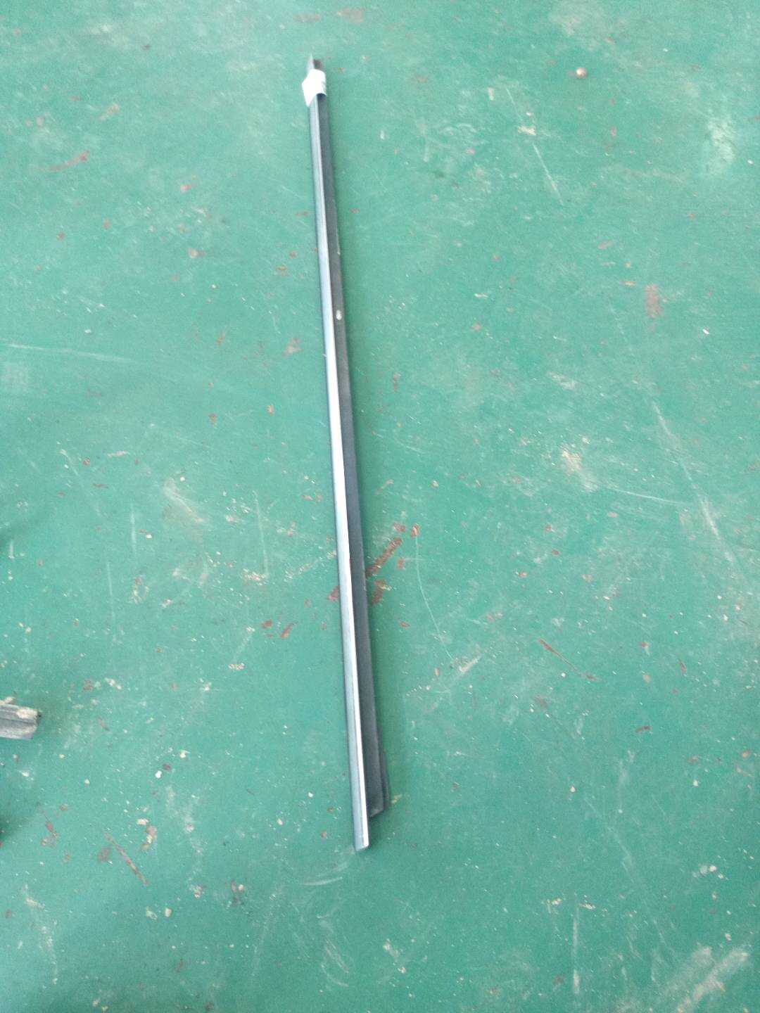 51357310202 前门玻璃压条(右外)